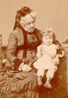 Alma Mahler mit Ihrer Gro&szlig;mutter